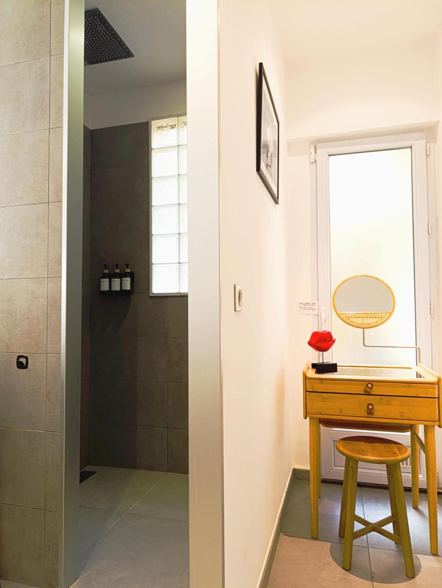 Design 100sqm Close To Palais And Restaurants Appartamento