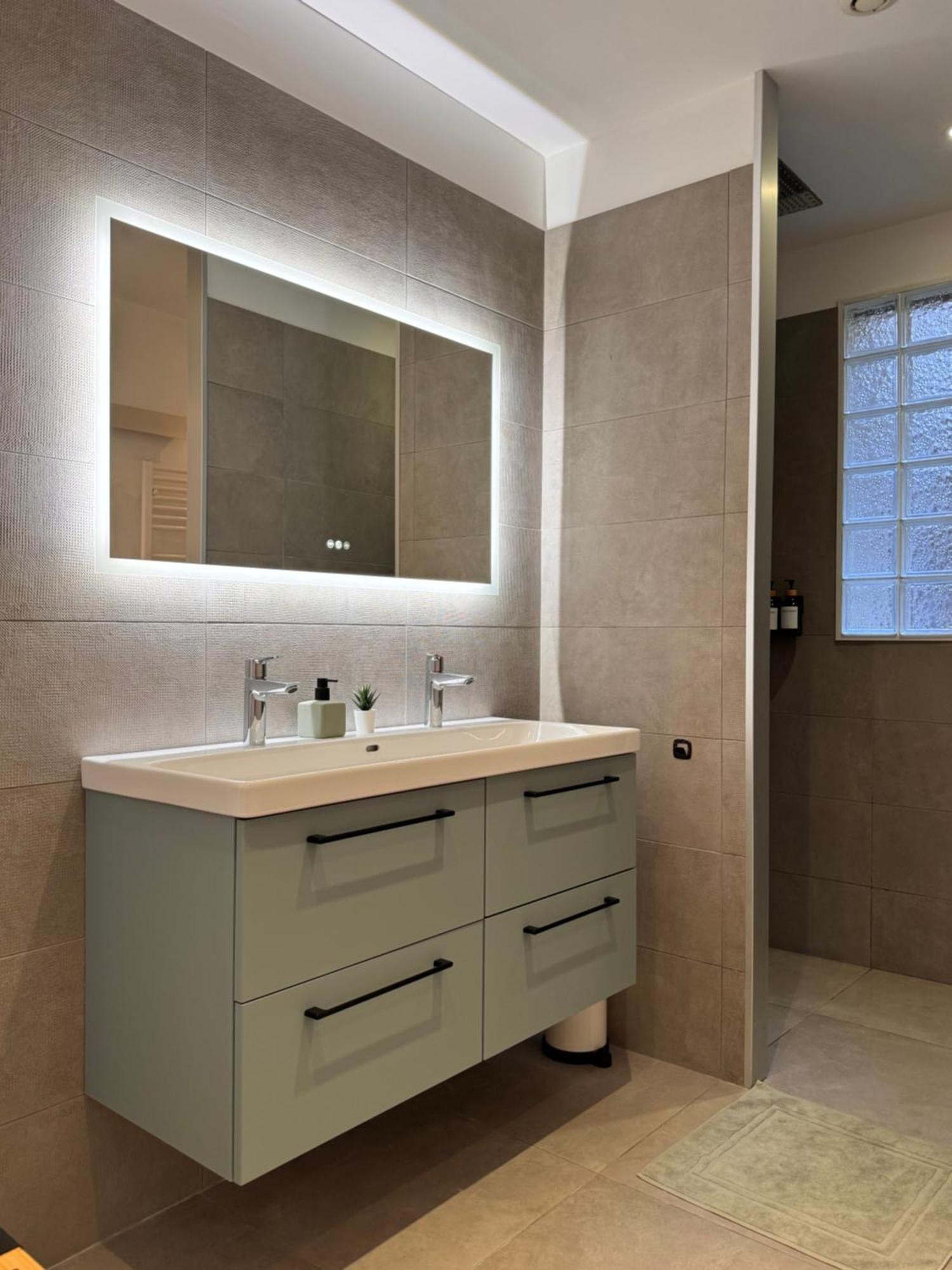 Appartement Design 100sqm Close To Palais And Restaurants